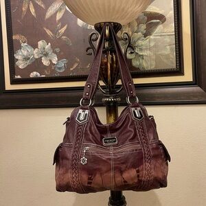 Angel Barcelo please check all picture of condition